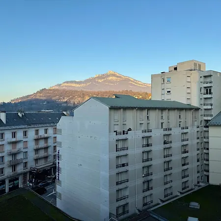 Autour De Moi * * * * * * Chambéry